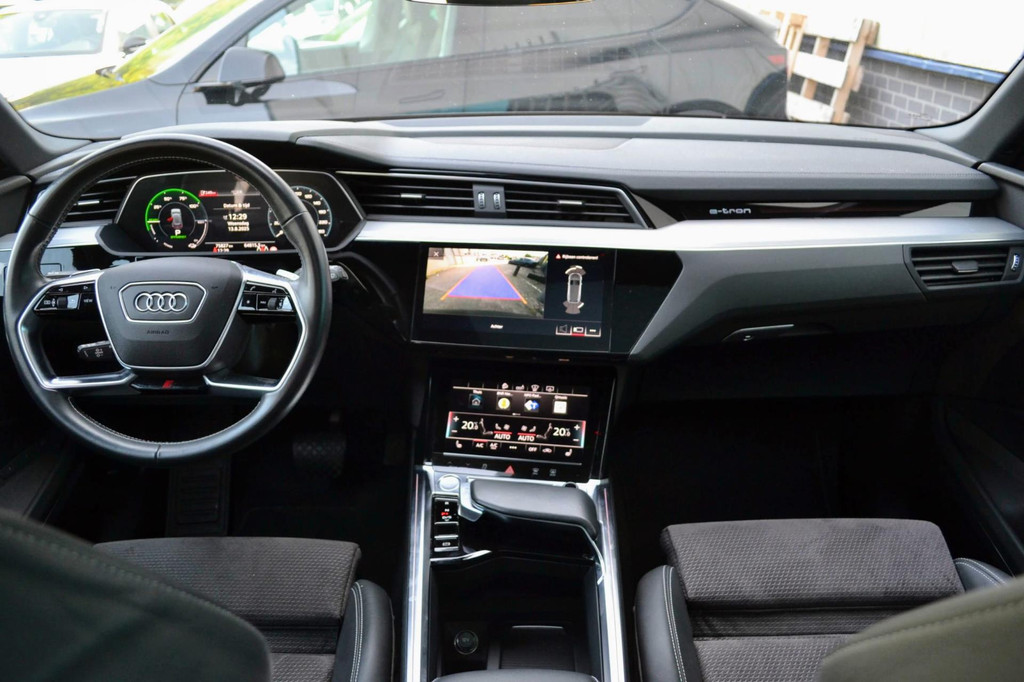 Audi e-tron (K809TH) met abonnement