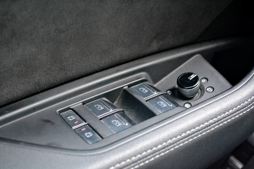 Audi e-tron (K809TH) met abonnement