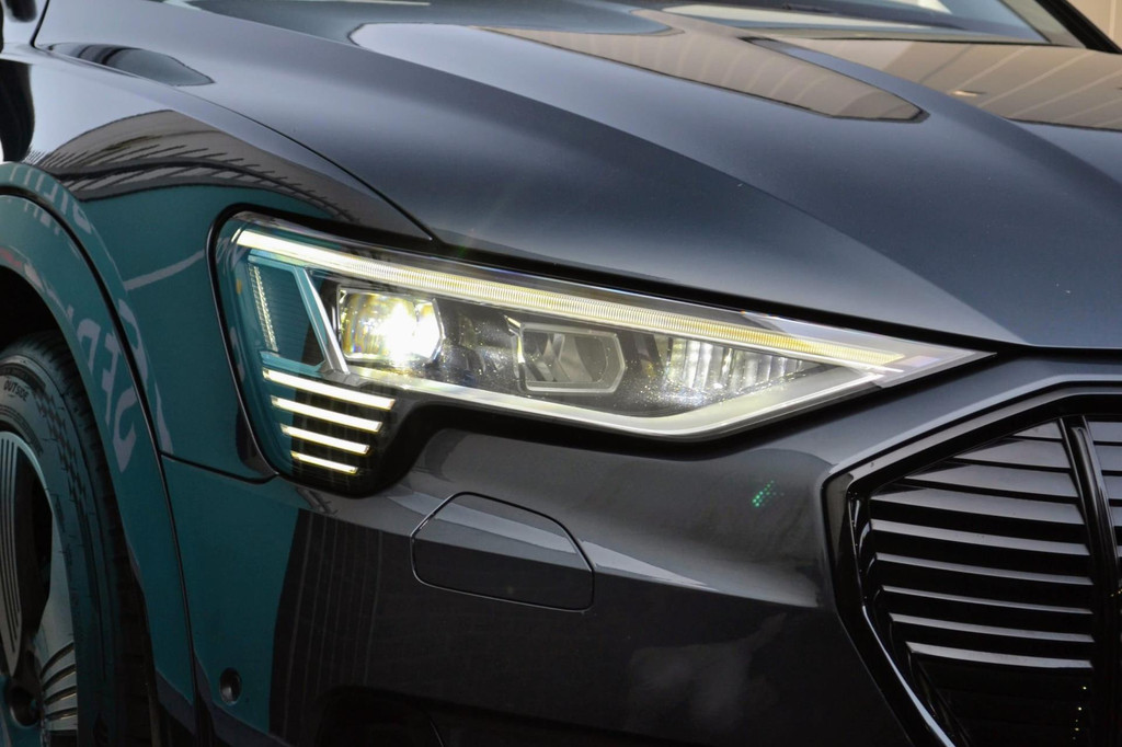 Audi e-tron (K809TH) met abonnement