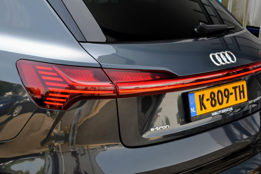 Audi e-tron (K809TH) met abonnement