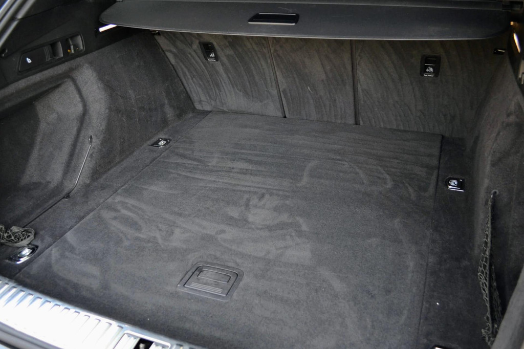 Audi e-tron (K809TH) met abonnement