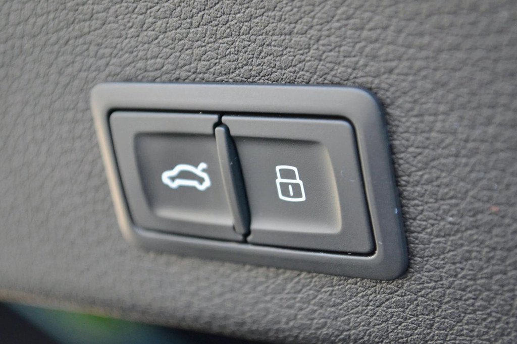 Audi e-tron (K809TH) met abonnement