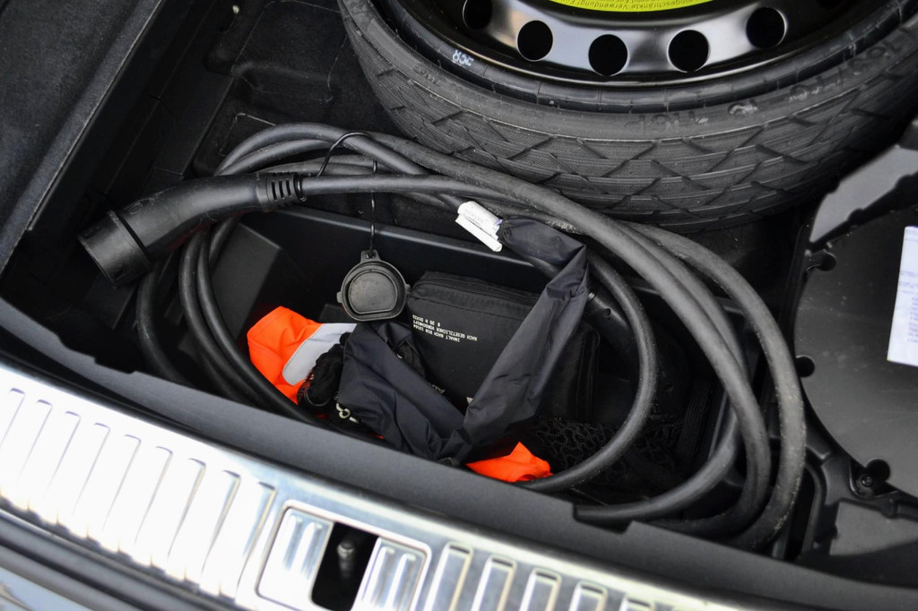 Audi e-tron (K809TH) met abonnement