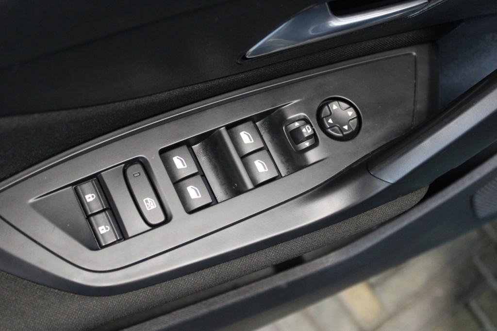 Peugeot 308 (Z394PK) met abonnement