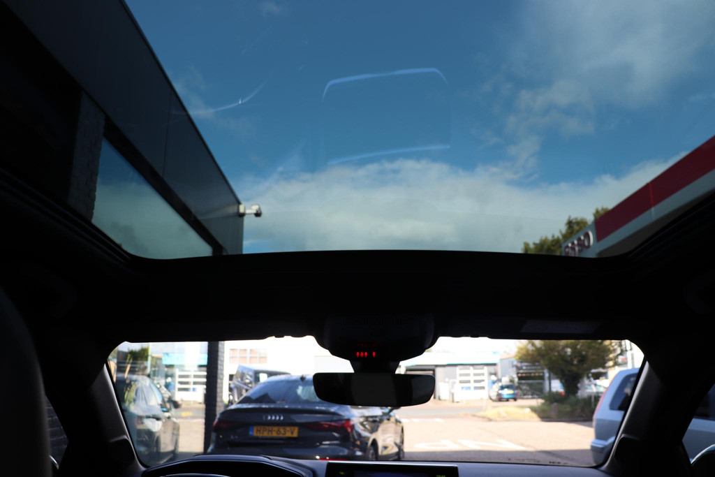 Peugeot e-208 (J044FH) met abonnement