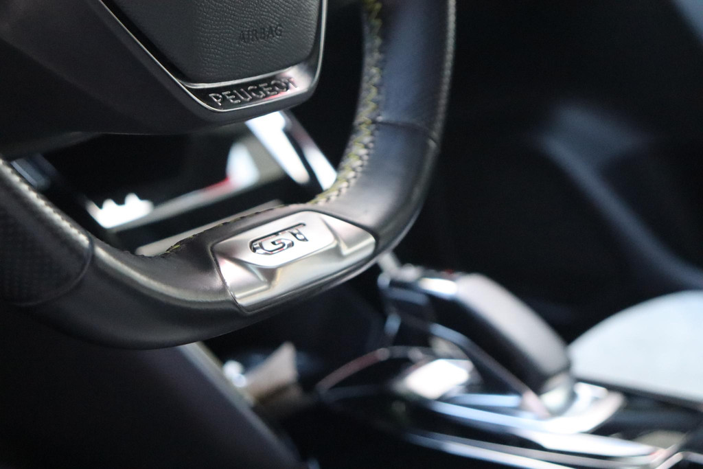 Peugeot e-208 (J044FH) met abonnement