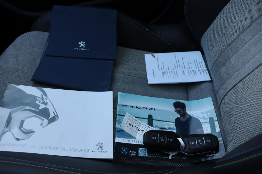 Peugeot e-208 (J044FH) met abonnement