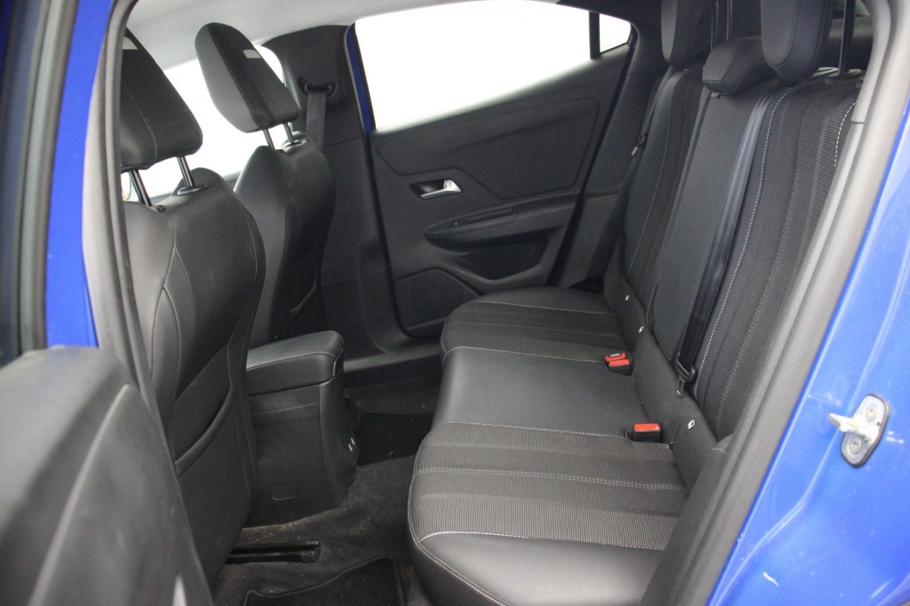 Opel Mokka-e (L007FH) met abonnement