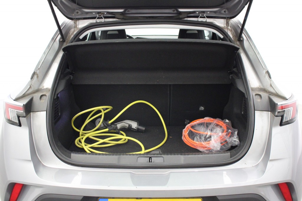 Opel Mokka-e (L359XN) met abonnement