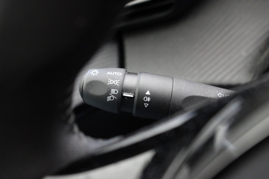 Peugeot 208 (T601BS) met abonnement