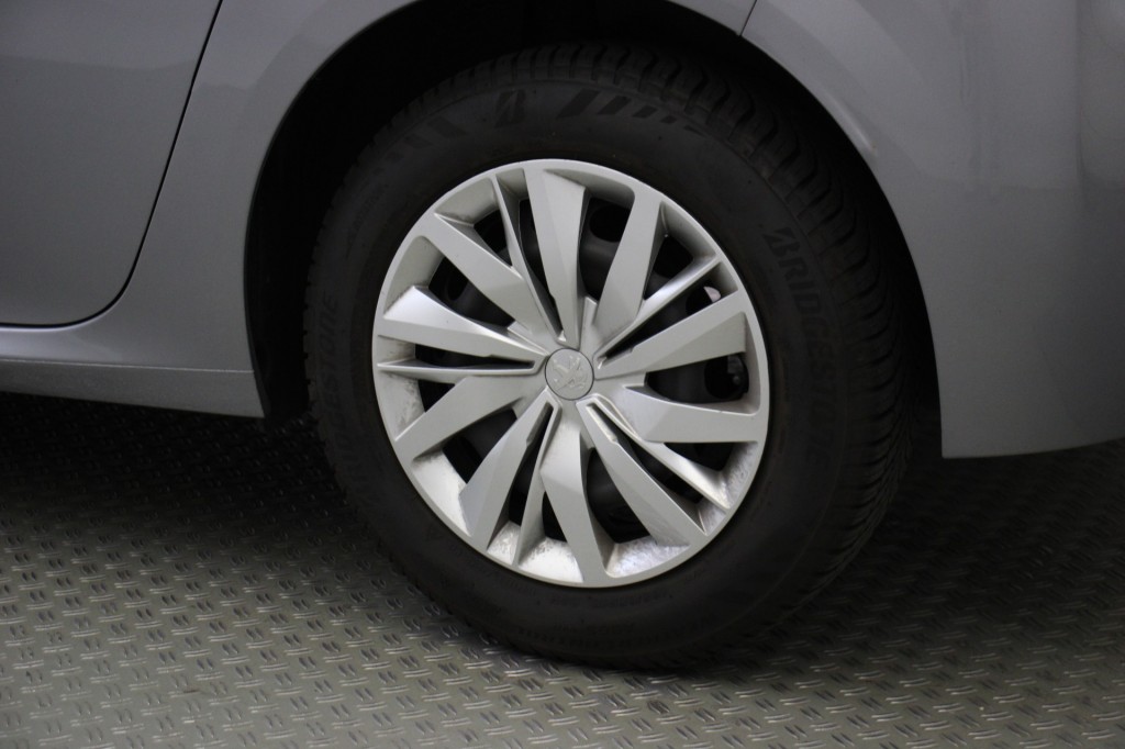 Peugeot 208 (T601BS) met abonnement