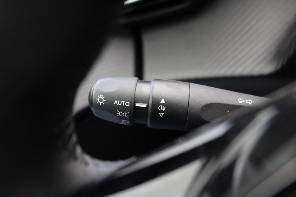 Peugeot 208 (T599BS) met abonnement