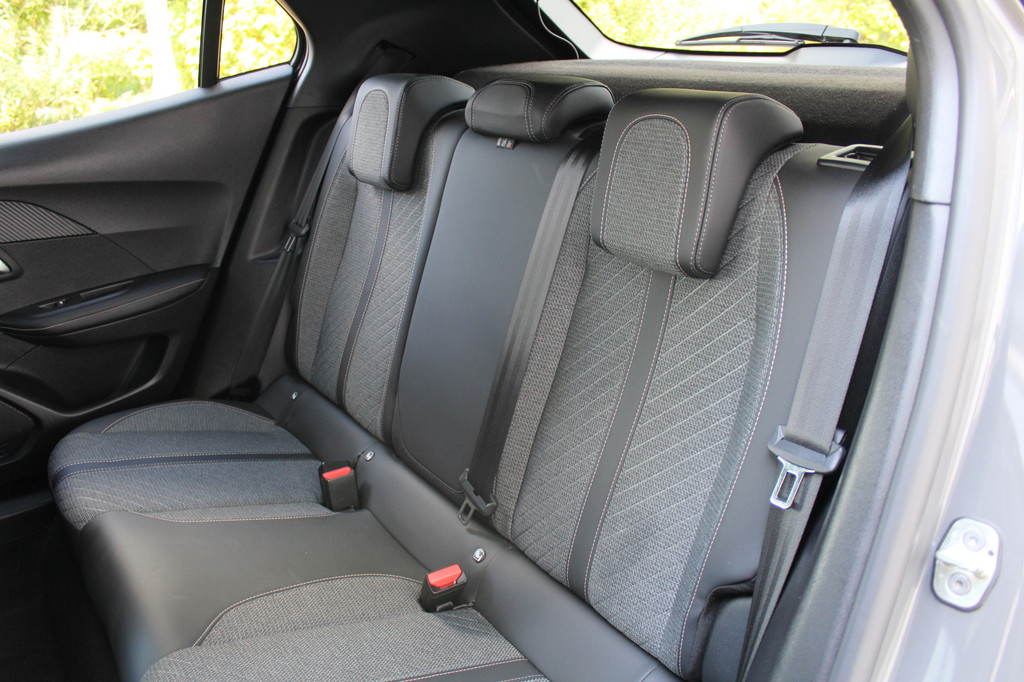 Peugeot 2008 (HXP79B) met abonnement