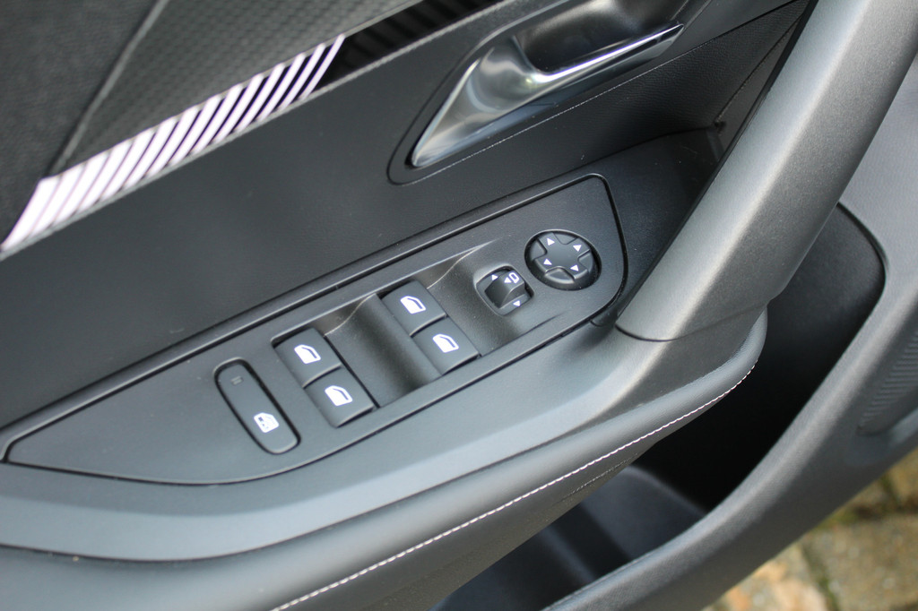 Peugeot 2008 (HXP79B) met abonnement