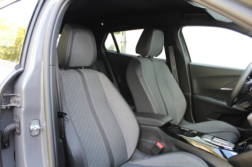 Peugeot 2008 (HXP79B) met abonnement