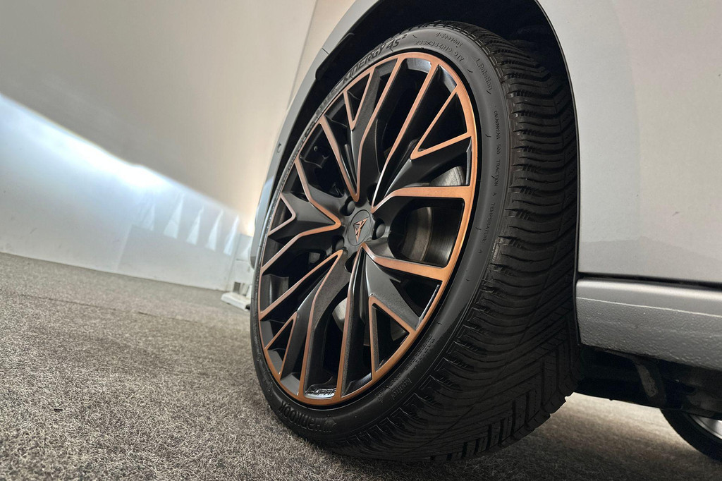 CUPRA Leon Sportstourer (JDP98G) met abonnement