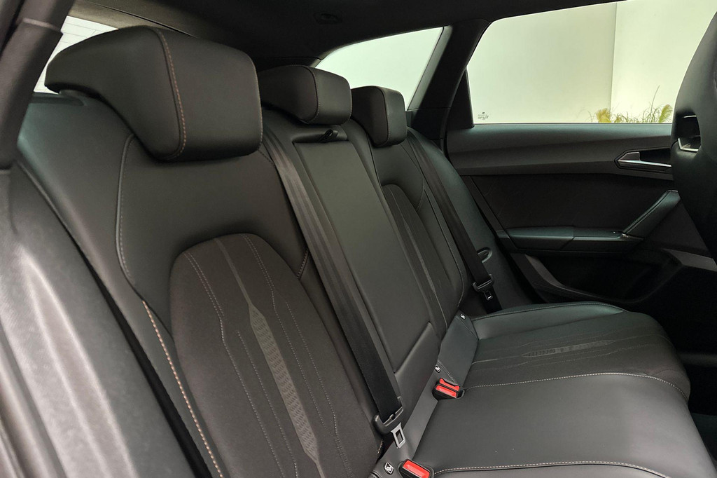 CUPRA Leon Sportstourer (JDP98G) met abonnement