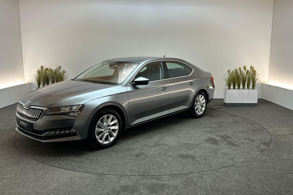 ŠKODA Superb (P780KB) met abonnement
