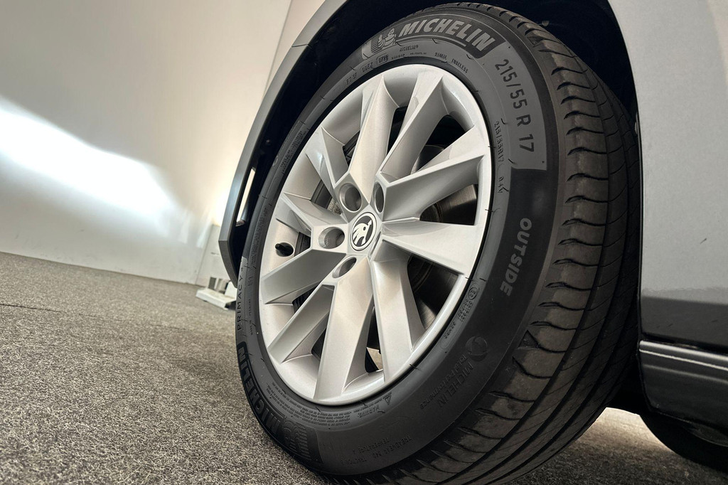 ŠKODA Superb (P780KB) met abonnement