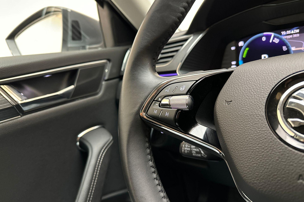 ŠKODA Superb (P780KB) met abonnement