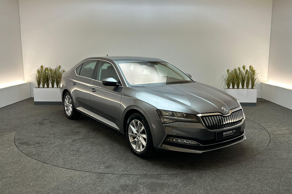 ŠKODA Superb (P780KB) met abonnement