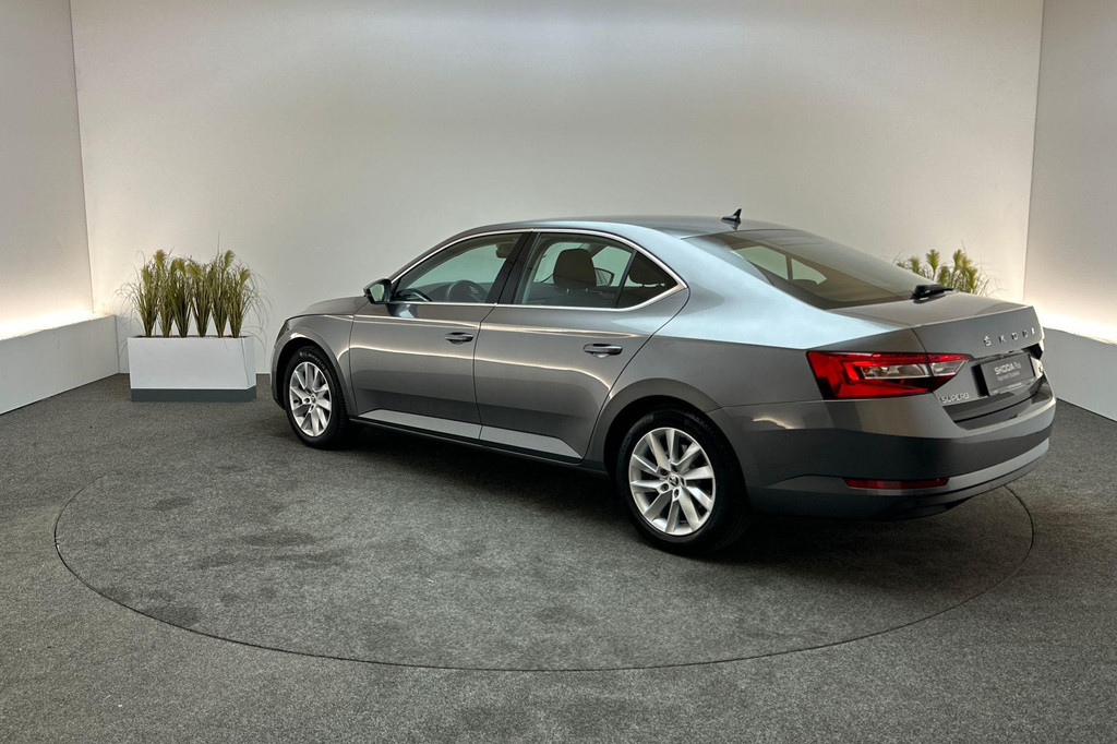 ŠKODA Superb (P780KB) met abonnement