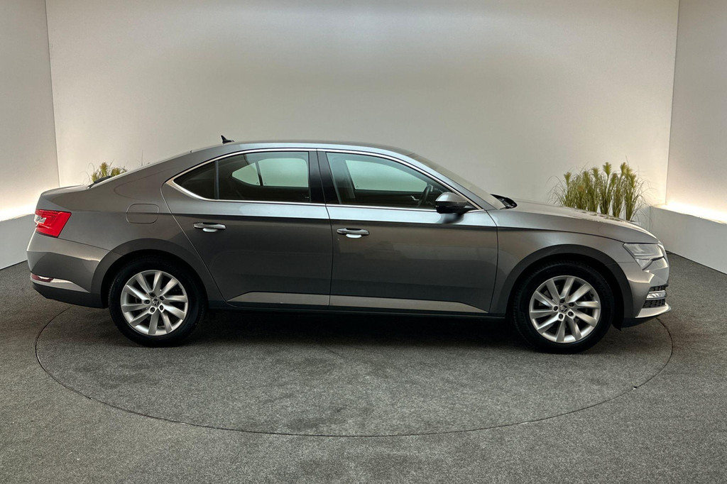 ŠKODA Superb (P780KB) met abonnement