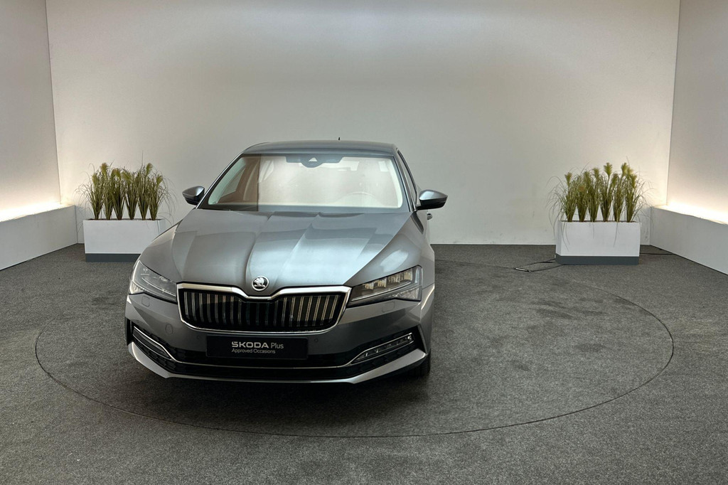 ŠKODA Superb (P780KB) met abonnement