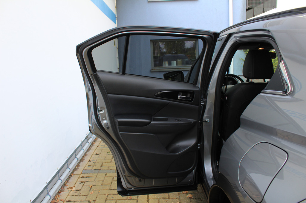 Mitsubishi Eclipse Cross (P923RK) met abonnement