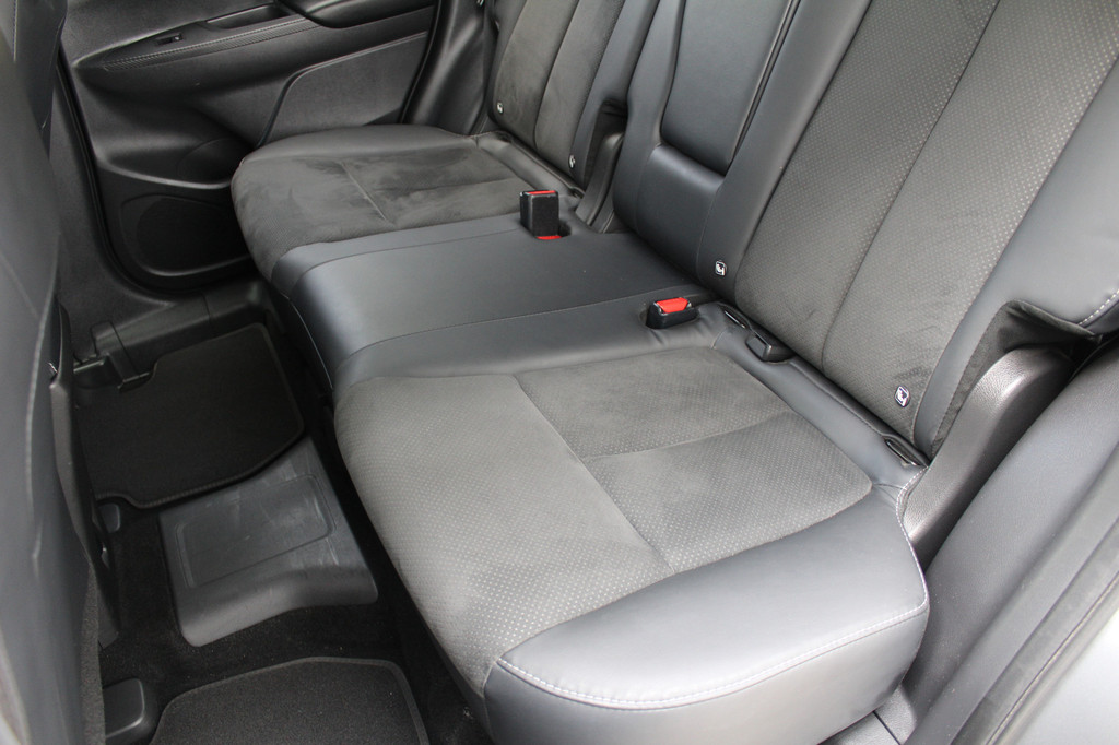 Mitsubishi Eclipse Cross (P923RK) met abonnement