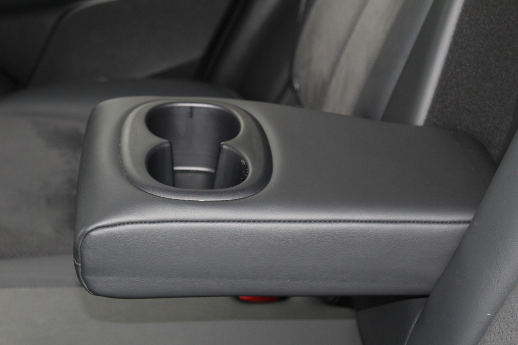 Mitsubishi Eclipse Cross (P923RK) met abonnement