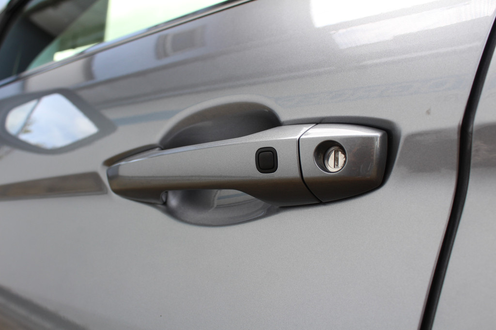 Mitsubishi Eclipse Cross (P923RK) met abonnement