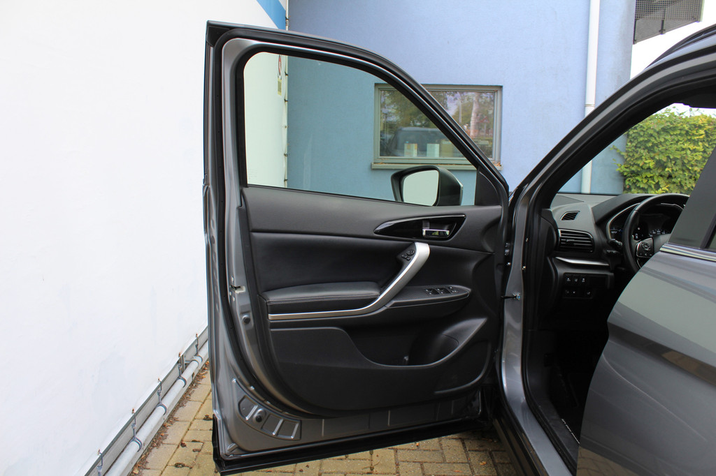 Mitsubishi Eclipse Cross (P923RK) met abonnement