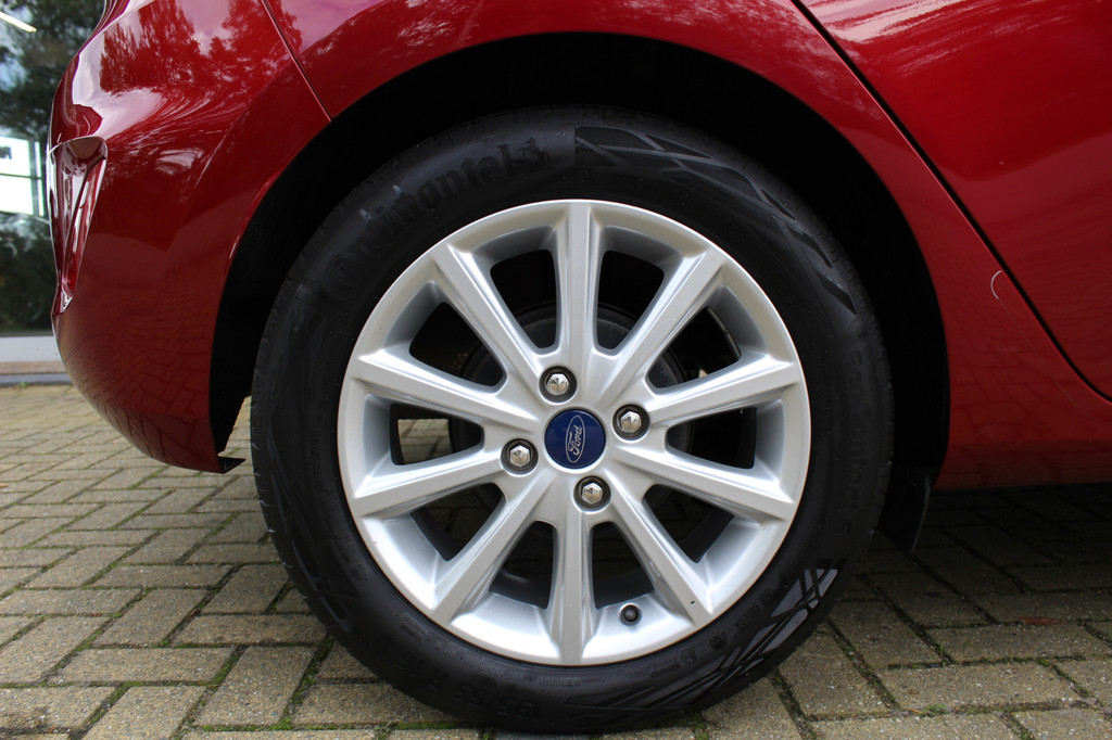 Ford Fiesta (L080DL) met abonnement