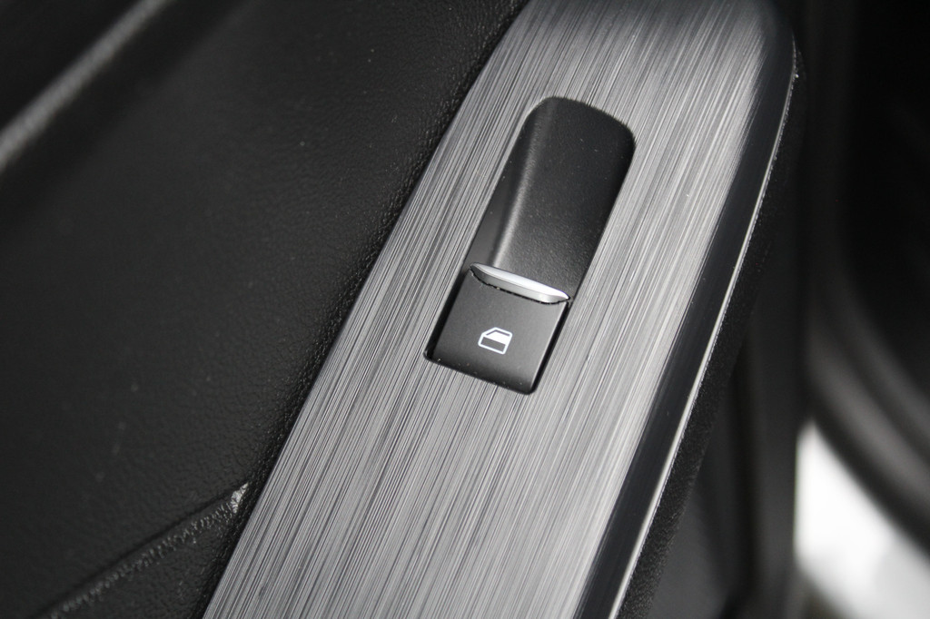 Ford Kuga (L321JB) met abonnement