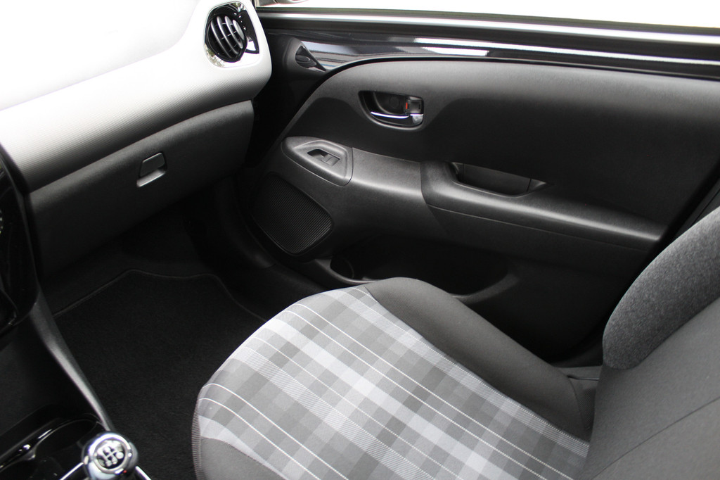 Peugeot 108 (H194RN) met abonnement