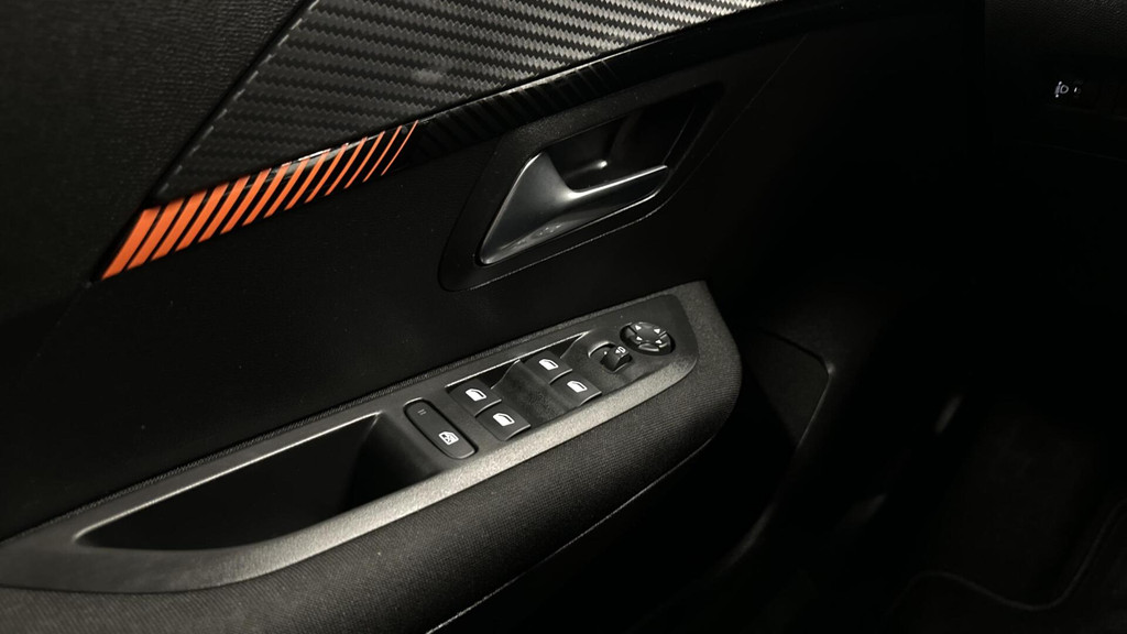 Peugeot 208 (S896ZF) met abonnement