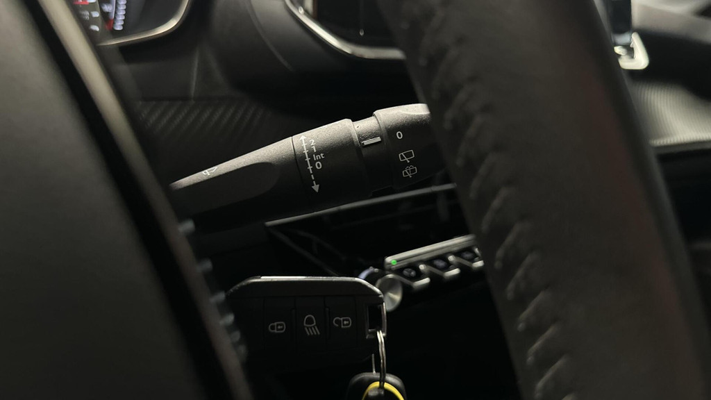 Peugeot 208 (S896ZF) met abonnement