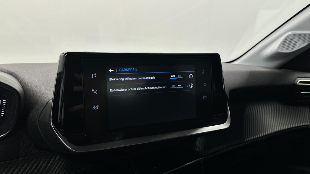 Peugeot 208 (S896ZF) met abonnement