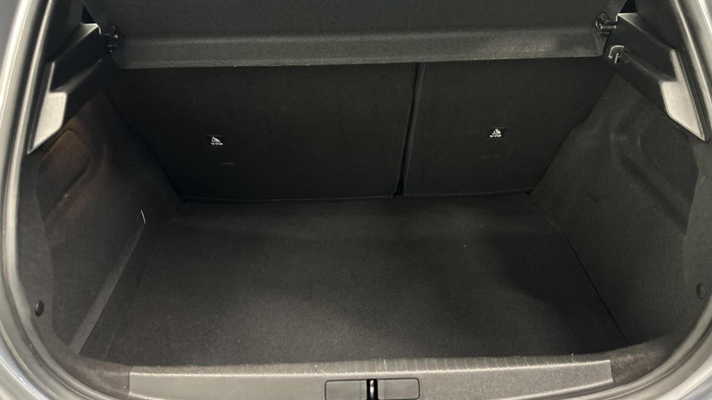 Peugeot 208 (S896ZF) met abonnement