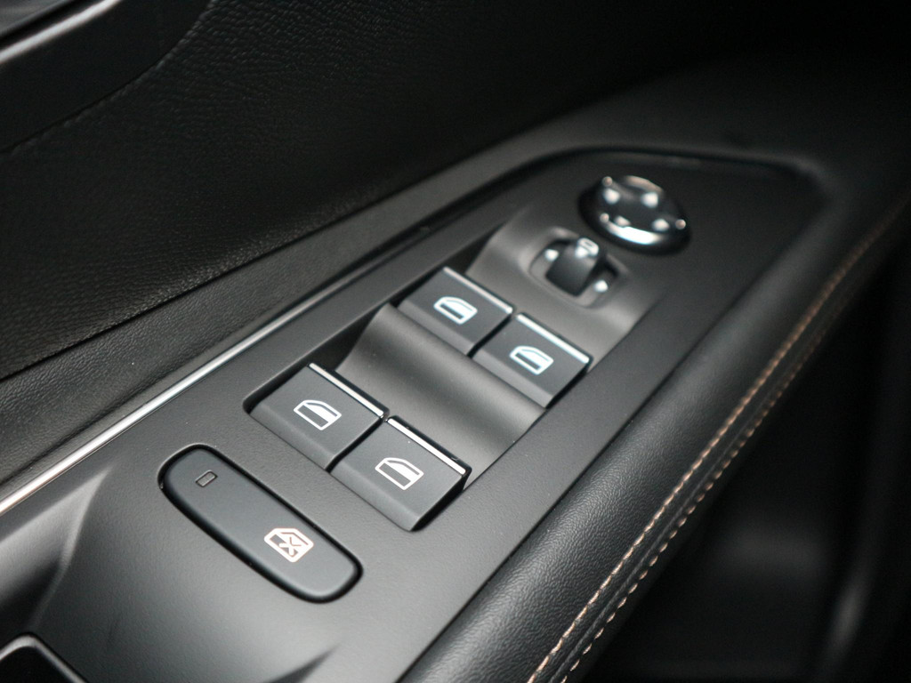 Peugeot 3008 (JFD19K) met abonnement