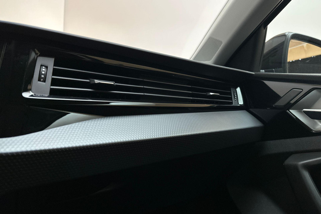 Audi A1 (R882GK) met abonnement