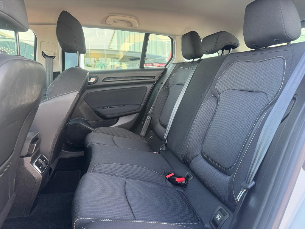 Renault MEGANE Estate (J798JF) met abonnement