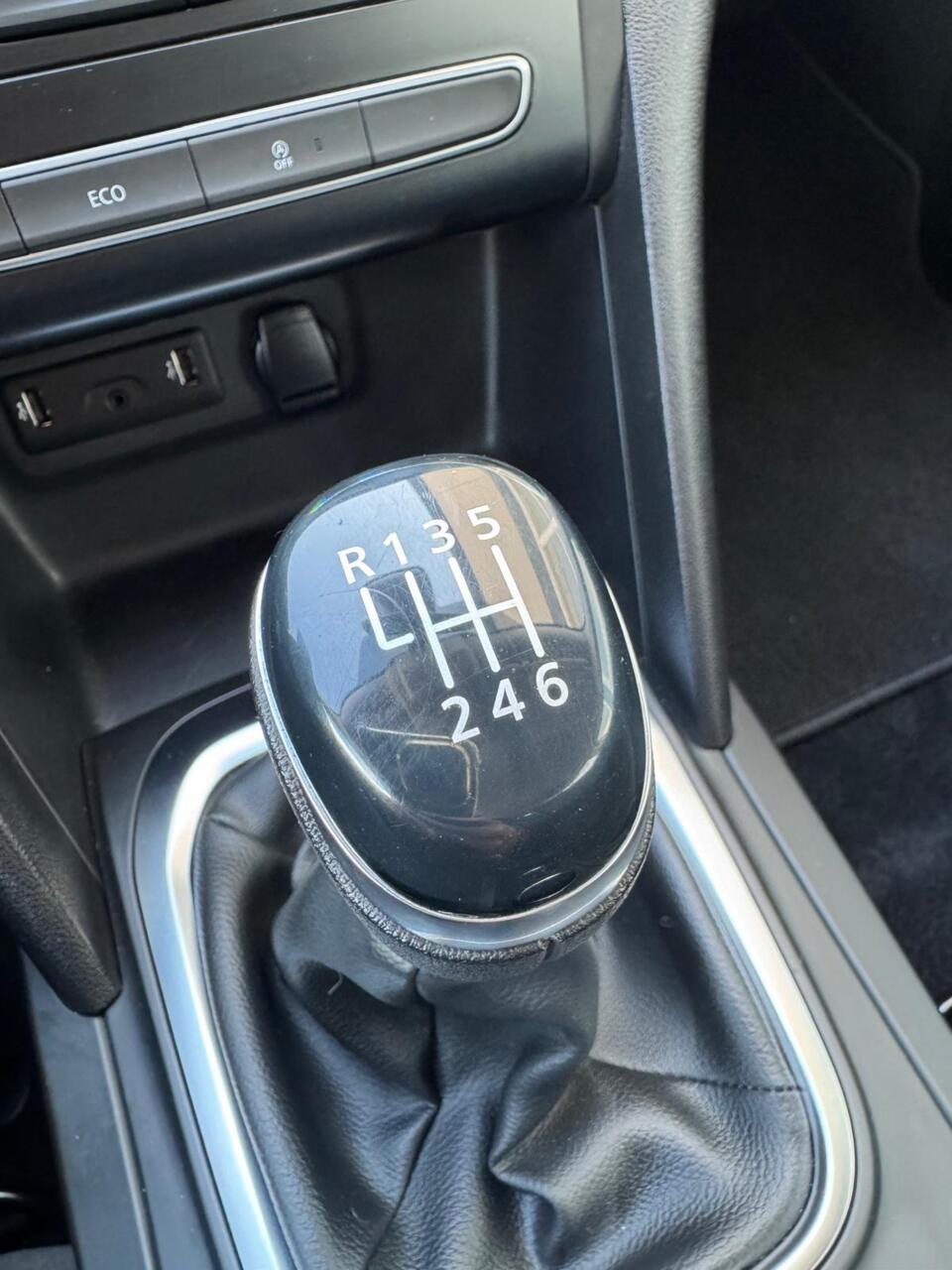 Renault MEGANE Estate (J798JF) met abonnement