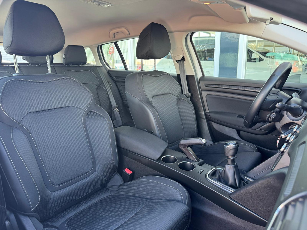 Renault MEGANE Estate (J798JF) met abonnement