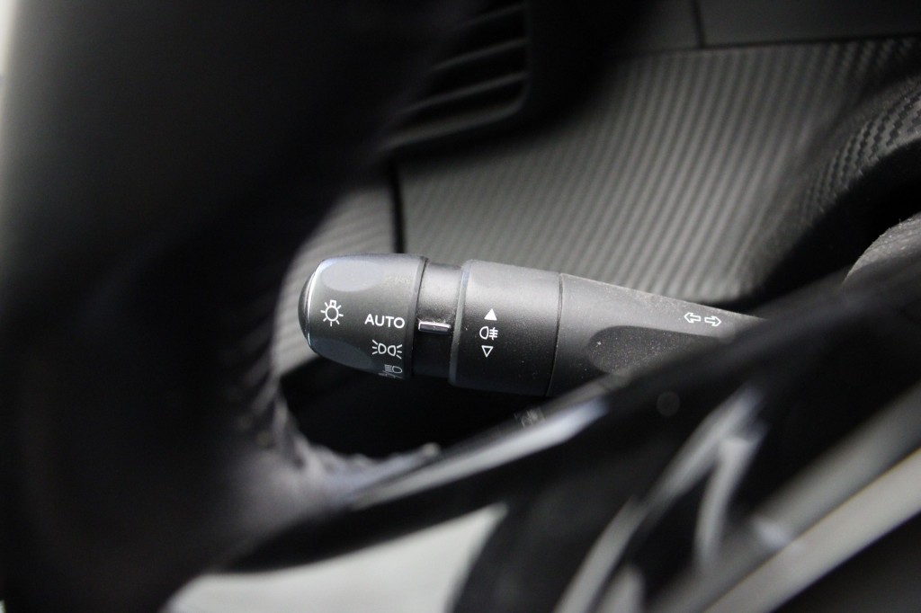 Peugeot 208 (J673KJ) met abonnement