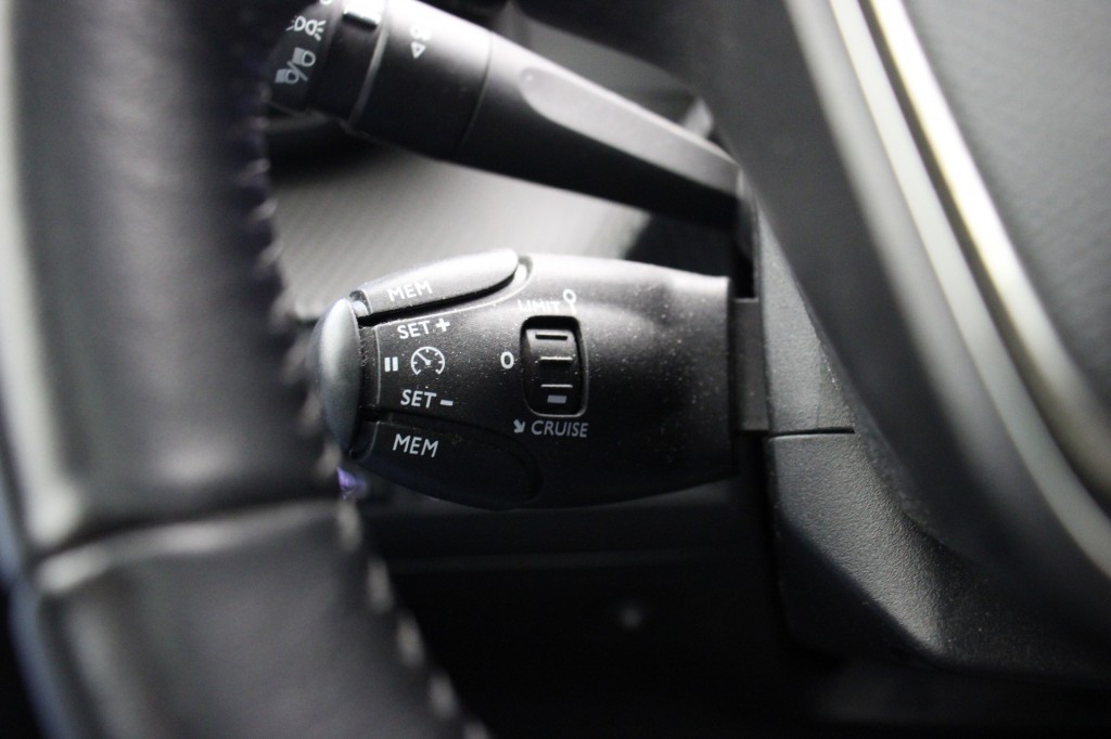 Peugeot 208 (J673KJ) met abonnement