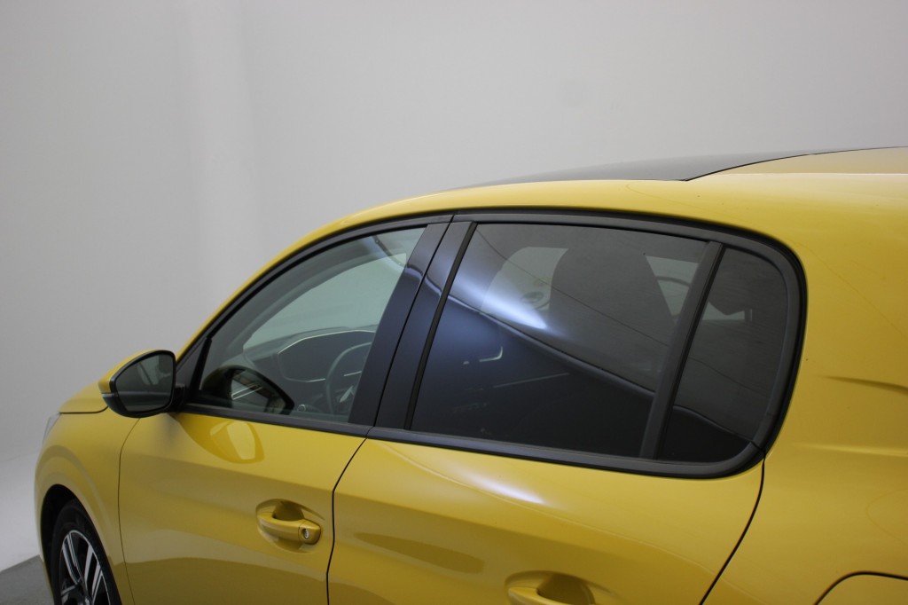 Peugeot 208 (J673KJ) met abonnement