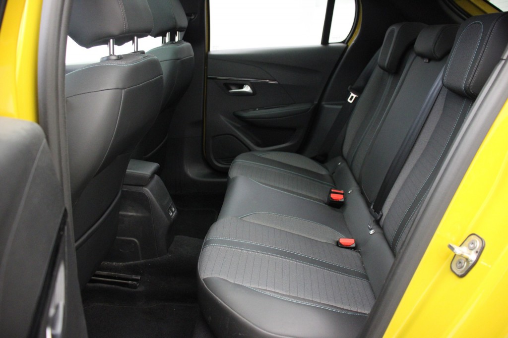 Peugeot 208 (J673KJ) met abonnement