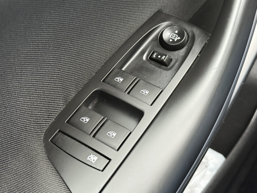 Opel Astra (H976SJ) met abonnement